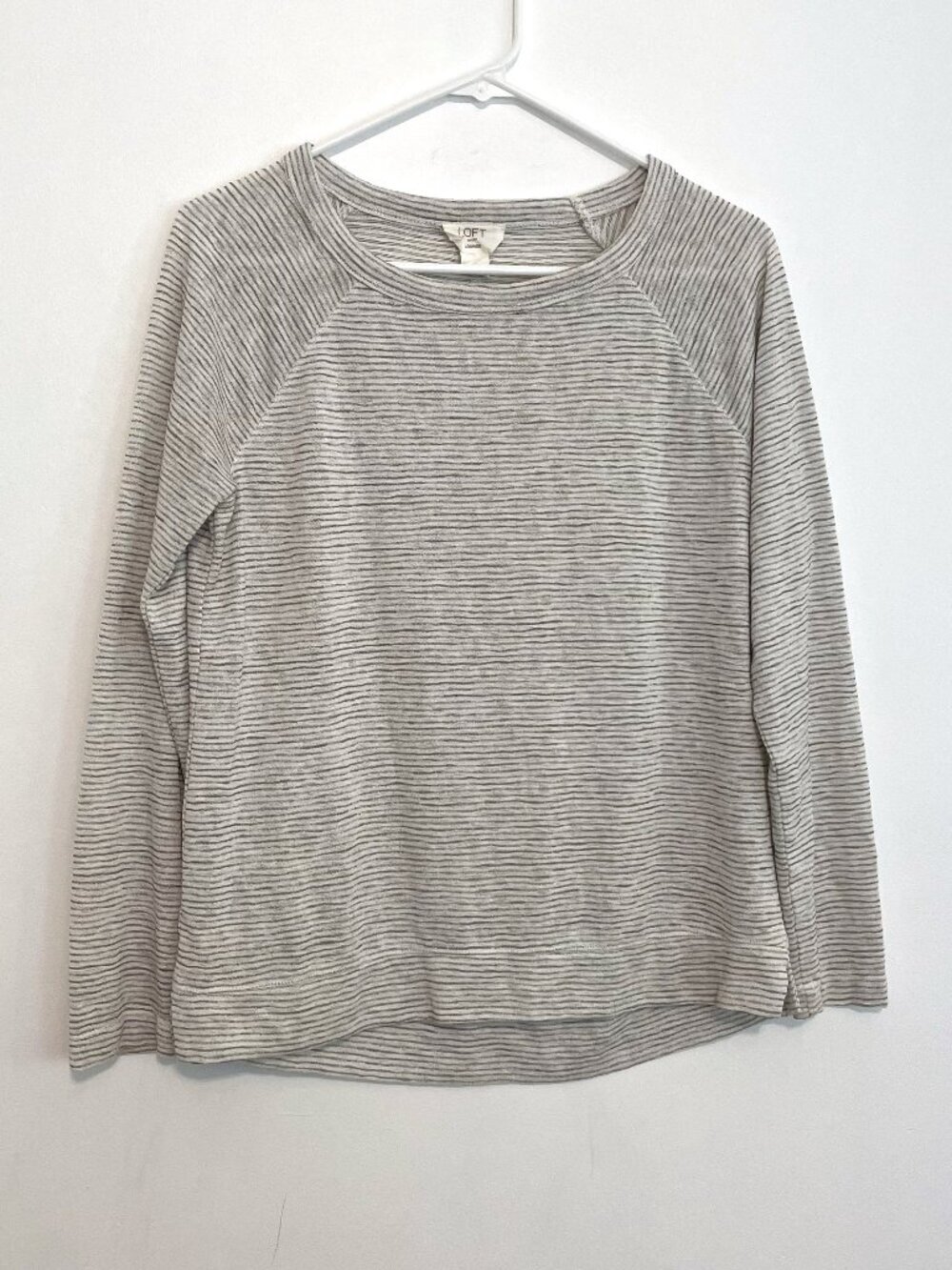 ANN TAYLOR LOFT Outlet Lounge Cream ? Gray Striped Long Sleeve Knit Top Pullover